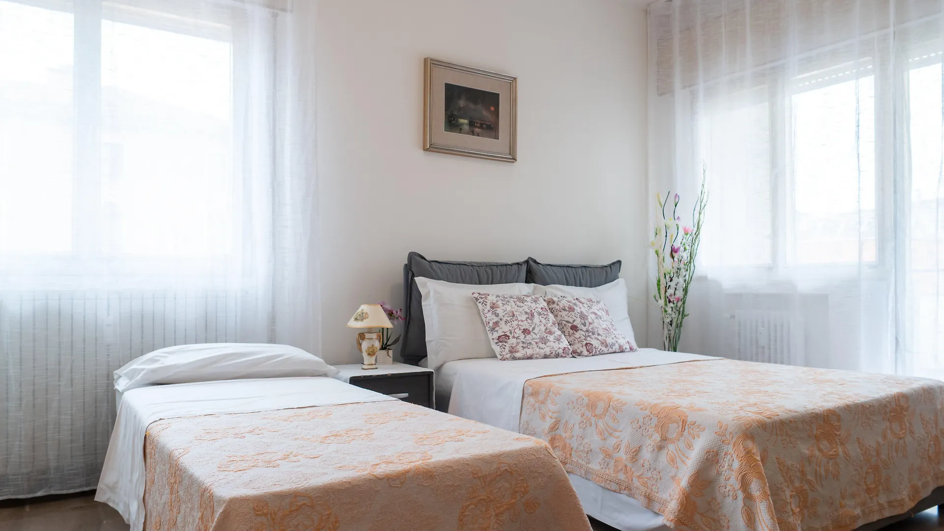Guest House Train Station Venice - Atika & Atif Mestre 2*,